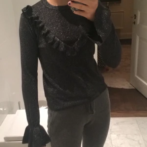 Les Coyotes Des Paris glitter tröja - Säljer denna glitertröja. Den är använd ett fåtal gånger i väldigt bra skick