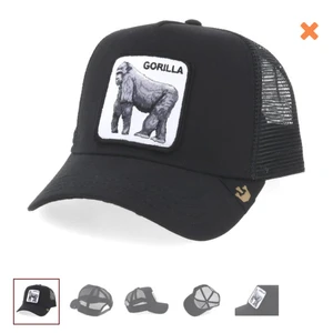Goorin bros - SÖKER en goorin bros keps i färgen svart med vilket motiv som helst! Skriv gärna till mig privat om ni vill sälja💕💕
