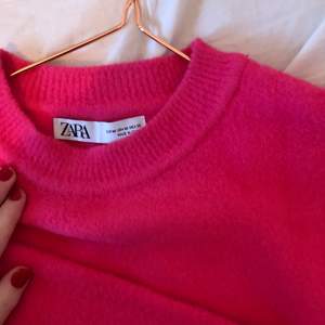 Rosa stickad tröja från ZARA, aldrig använd