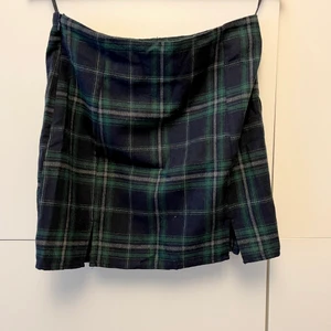 Flanell kjol - Storlek M men skulle säga att det mer är en S. Frakt på 20kr tillkommer