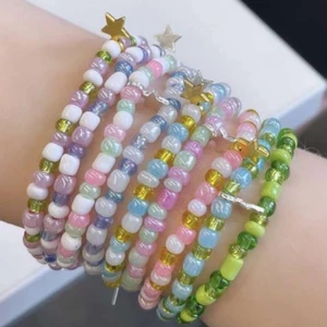 Pärlarmband  - Jag och fyra andra driver Pearl to go UF, vi säljer pärlarmband/pärlhalsband det är bara att kontakta vid intresse, du står för frakten🤍 Armband = 49kr Halsband = 69kr 