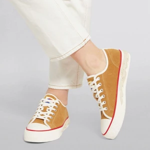 Sandro sneakers - Säljer dessa svin coola sandro skor då de tyvärr är lite för små för mig🥲🔥 Köpta i somras på NK