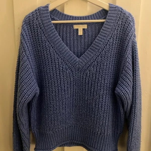 Stickad tröja  - Jättefin blå stickad tröja från hm💙
