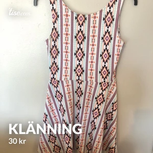 Klänning  - Klänning 