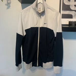 Vintage nike hoodie - Storlek S i herr model men sitter snyggt på