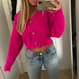 Kofta - As ball kofta ifrån zara! Knappt använd i strl M. Man kan ha den uppknäppt också💕så fin verkligen