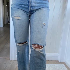 Jeans från Zar - Knappt använda jeans från Zara. Stl 32