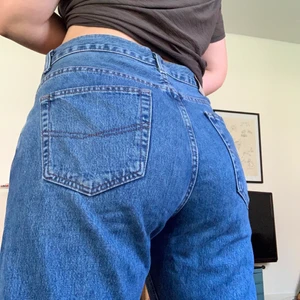 Blå Mc Gordon jeans  - Blå Mc Gordon jeans. Snygga som lite oversized men även om dem sitter tajt, skriv för fler bilder☺️👍🏼