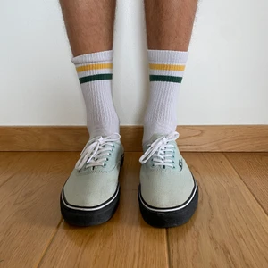 Mintgröna Vans i storlek 44 - Snygga mintgröna Vans i storlek 44 i väldigt bra skick. 