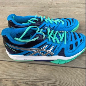 Assist skor - Assist skor i storlek 39 