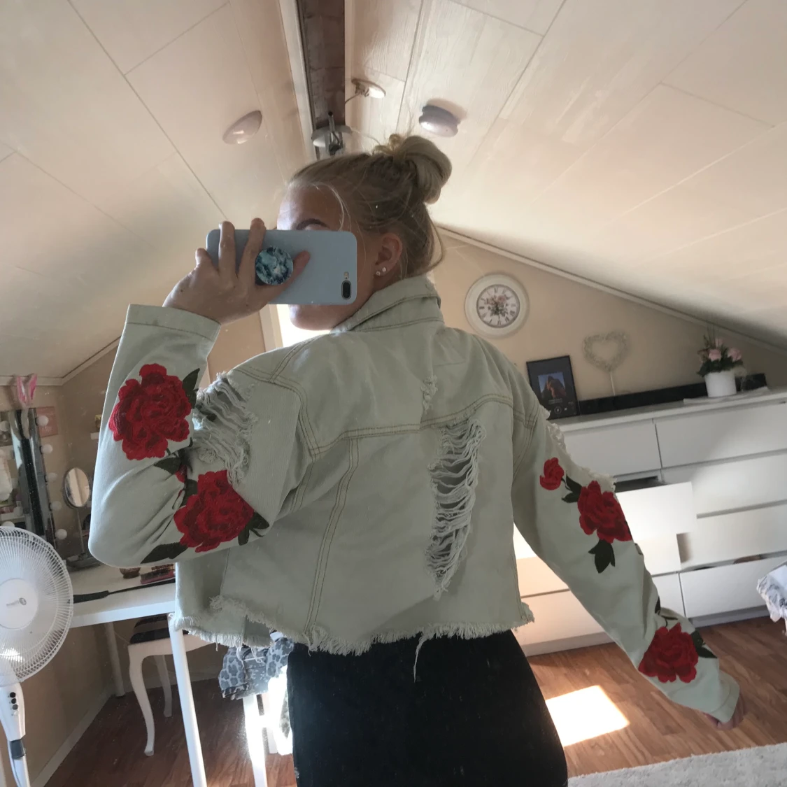 Jeansjacka med rosor på - 91