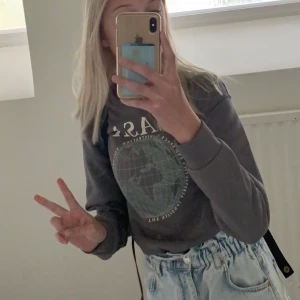 Nasa tröja  - Storlek xs, nyskick knappt använd, köparen står för frakten