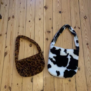 Fluffiga väskor från shein  - Säljer dessa supergulliga fluffiga väskor från shein för 40kr styck! då de inte kommer till användning💗