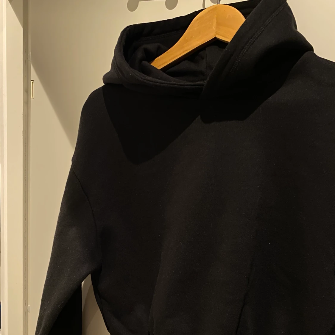 SVART HOODIE  - 90