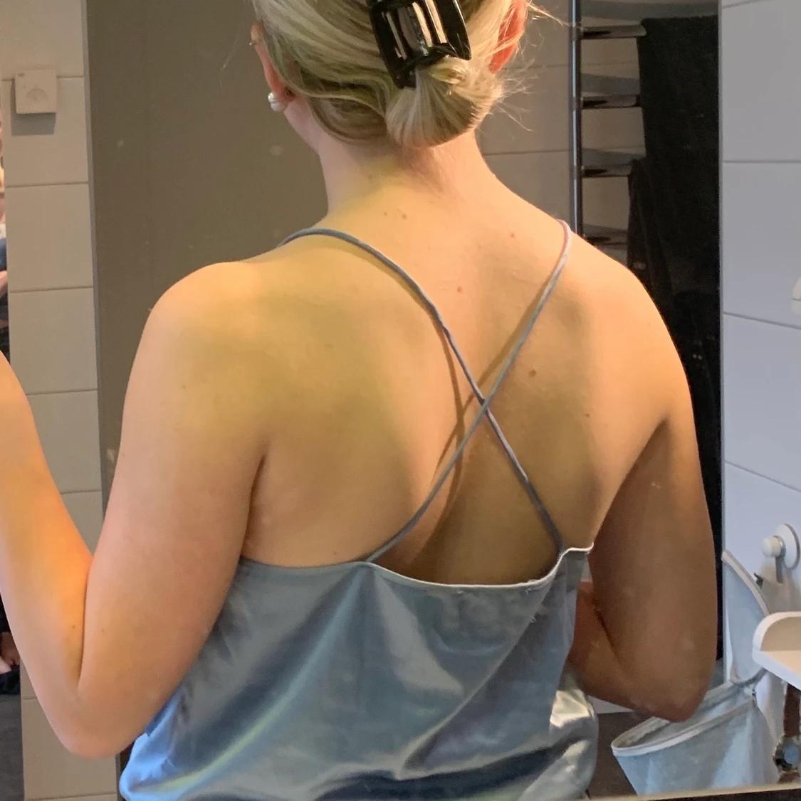 Ljusblått lila med öppen rygg 💙 - 90