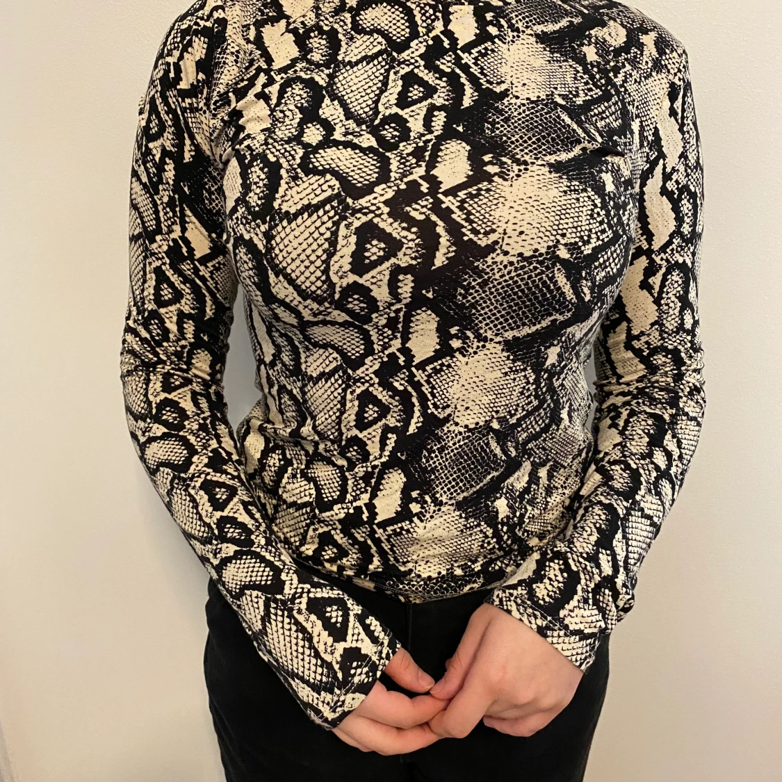 Tajt tröja från Gina