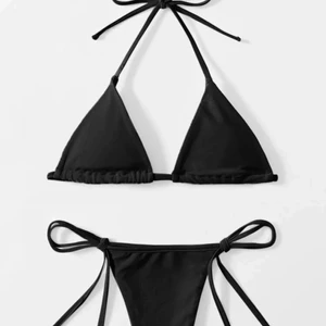 Bikini  - Jättefin bikini från shein som tyvärr var för stor för mig :( 