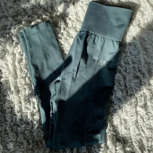 Tights - Tights från IcanIwill, storlek XS. Köpte dem av en annan här på Tise men de va för små för mig så därför säljer jag vidare dem, inga fel på dem. Köpare står för frakten.