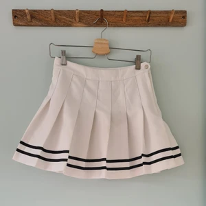 Kjol - Kjol i fint skick och som inte används längre.