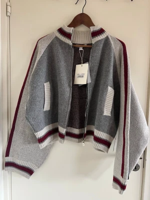 Jaded London knitted bomberjacka - Jättefin kofta från Jaded London,storlek L.. Helt ny med lappar kvar.