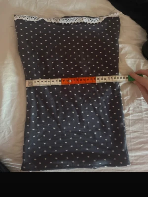 Tub topp - Tube top med stjärnor på jag har sytt den så jag vet inte storleken 