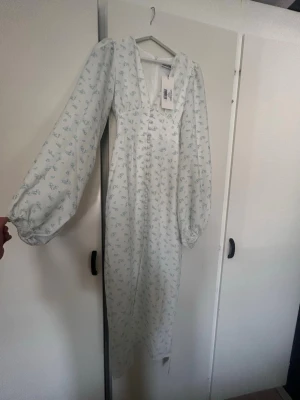 Adoore postiano creme white - Helt ny med prislapp, aldrig använd. Slutsåld på hemsidan