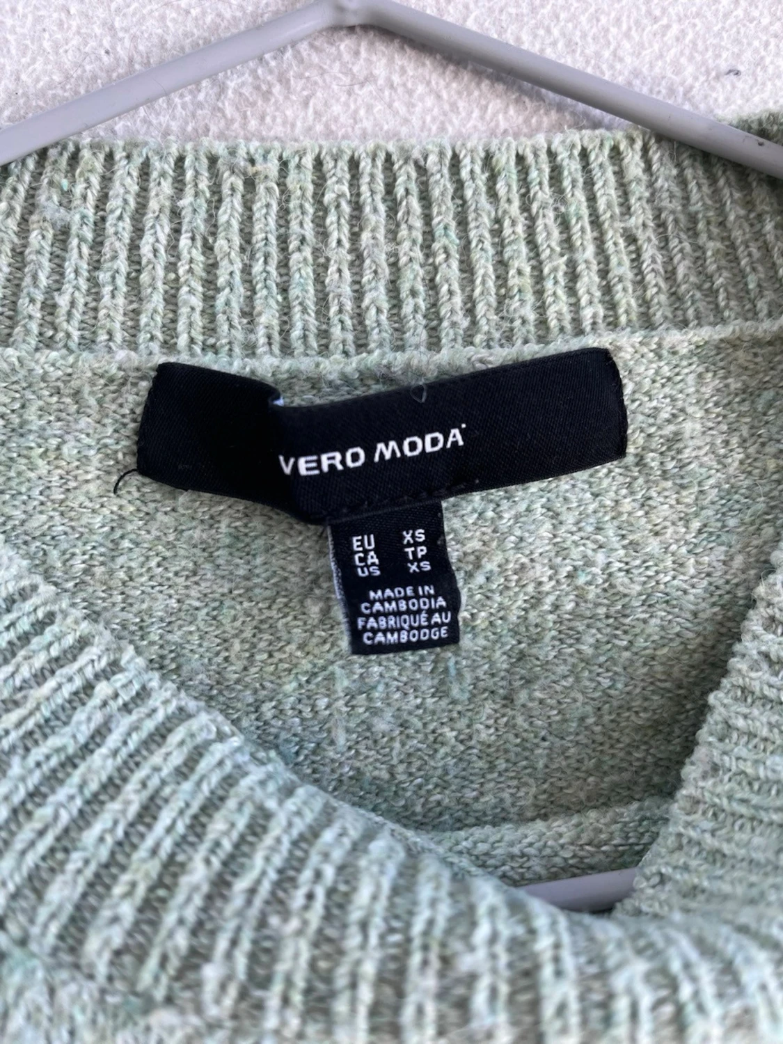 Grön stickad tröja  - 2