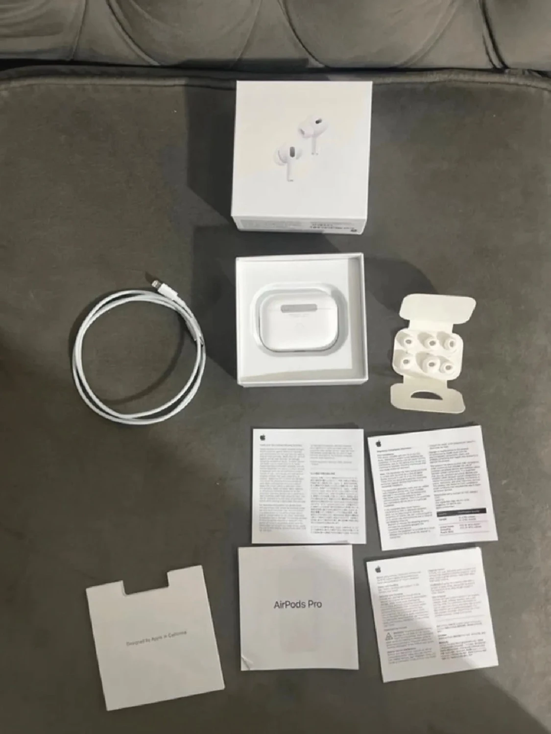 Apple AirPods Pro 2 2022 - 4