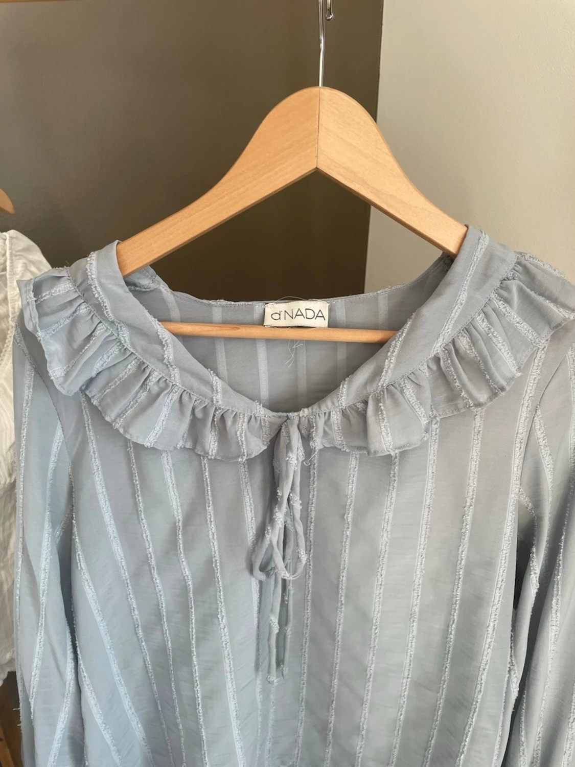 Ljusblå volangblus - 2