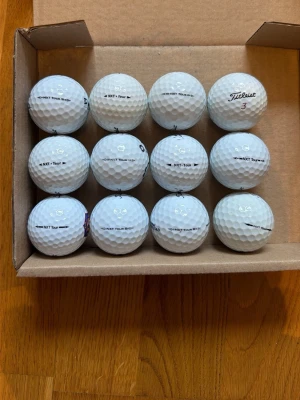Titleist NXT-tour 12-pack golfbollar A-klass - Titleist NXT-tour 12-pack golfbollar A-klass