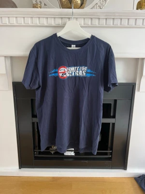 Djurgården T-shirt - FFU T-shirt från sofialäktaren. Storlek M