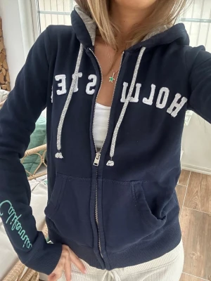 Hollister zip - Storlek M. 