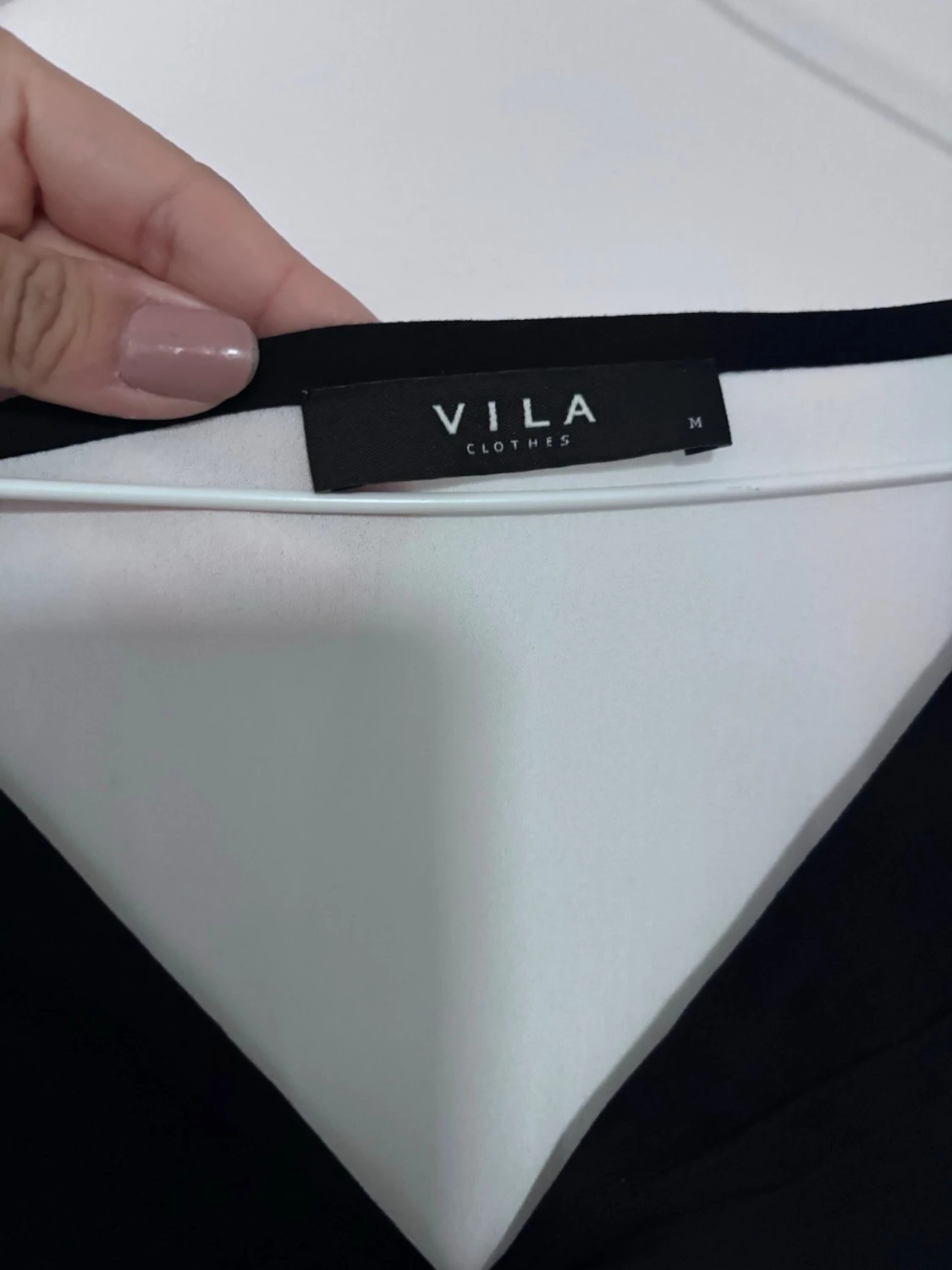 Svartvit blus från Vila - 1