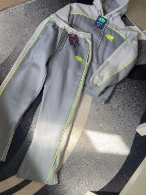 Sy Trucksuit - Fint