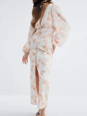 Slutsåld Balloon Sleve Dress ifrån Gina Tricot - Helt ny med prislapp och plastpåsen! Storlek Xs ifrån Gina Tricot