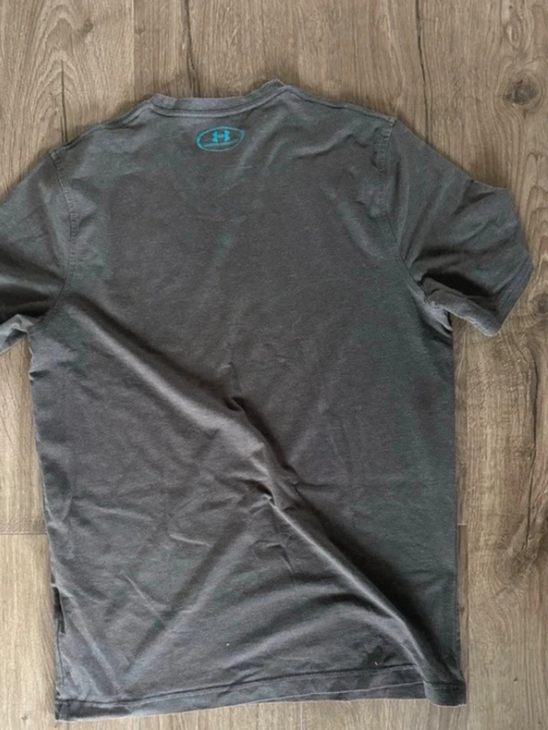 Grå t-shirt från Under Armour - 2