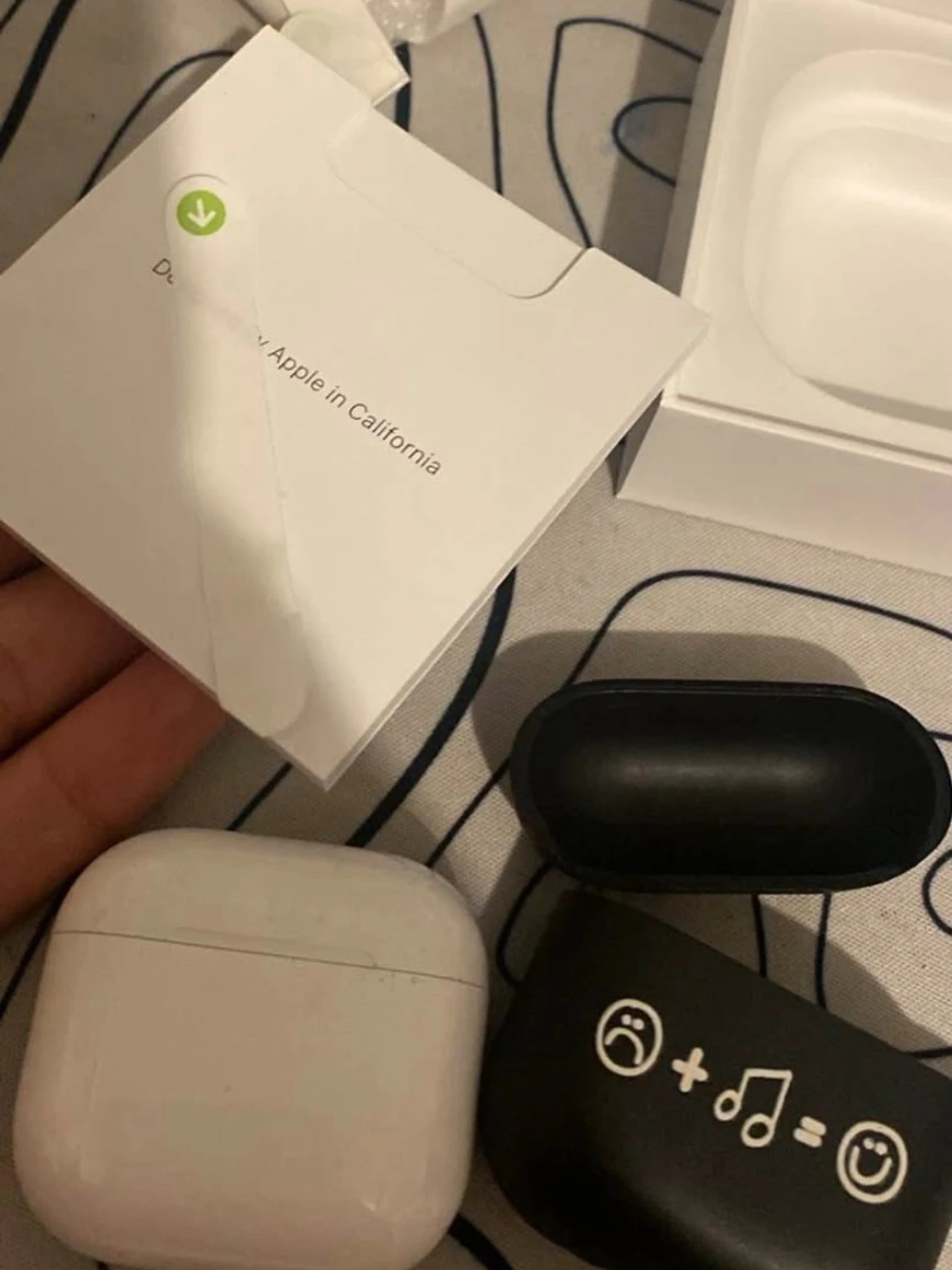 Apple AirPods 4 - 3