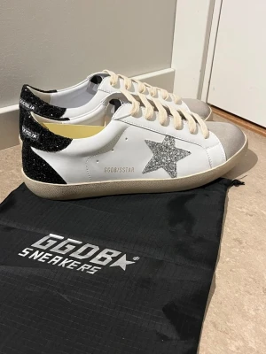 Golden Goose skor  - Helt nya aldrig använda, size 42, dessa skor är  både för män och kvinnor