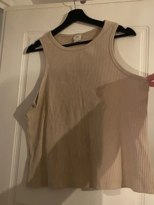 Linne - Använd 1-2 gånger, Kort model, Stl XL