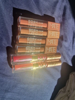 läppglans  - gosh - 300kr / sky - 160kr allr ny oöpnnad oanvänd 