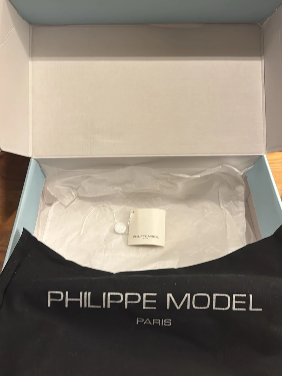 Philippe Model vita sneakers med mockadetaljer - 2