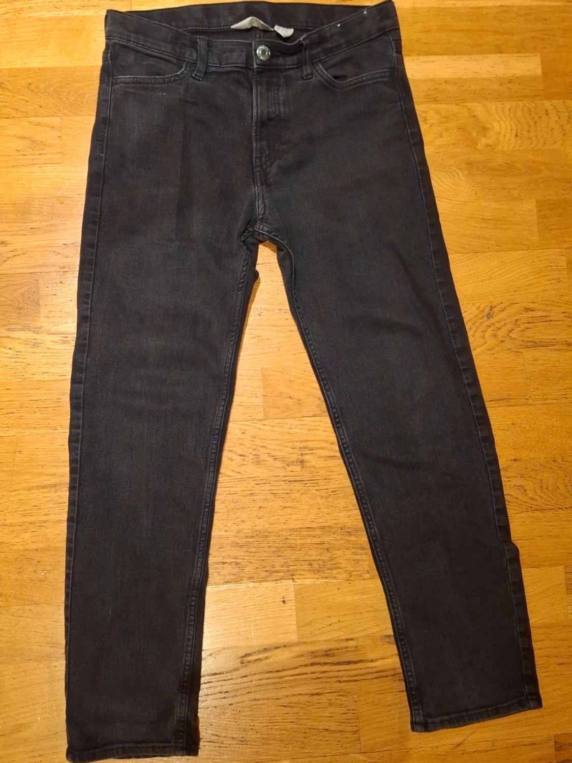 Svarta slim jeans st158