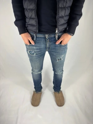 Replay jeans - Replay jeans| Skick 7/10| modellen är 180cm| w 28 L 32| hör av dig vid fundering! 