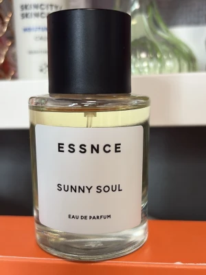 ESSNCE Sunny Soul Eau de Parfum - Endast testsprejad, kan posta direkt 