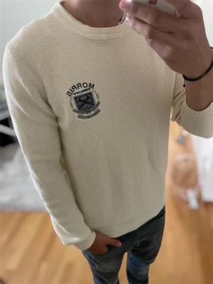 Beige stickad tröja från Morris - Bra skick skriv vid funderingar!