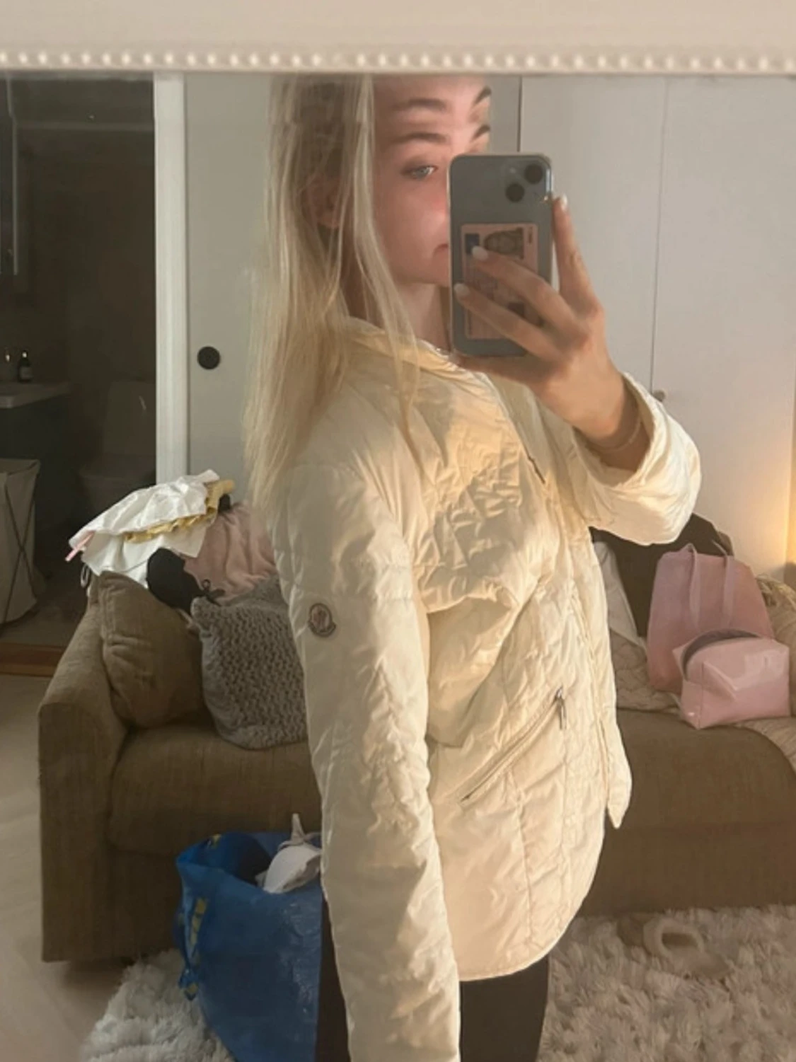 Vit pufferjacka från Moncler