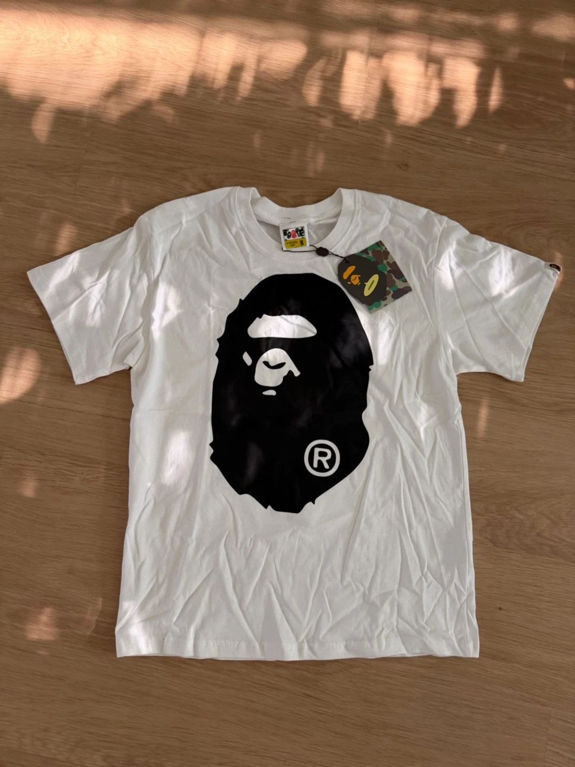 Vit BAPE t-shirt med stor logga