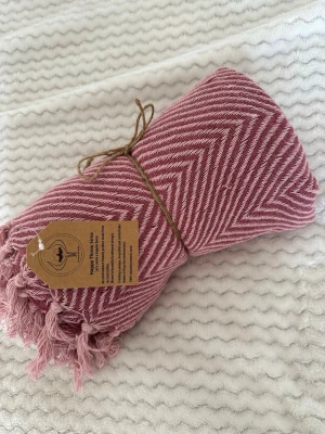 Pläd - Storlek : 125x150. 🌸 Tyg : 80% bomull & 20% polyester. 💓