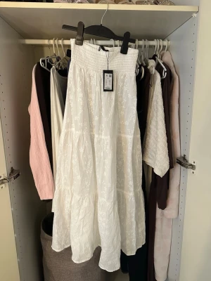 maxi kjol  - helt ny maxi kjol från lager 157 i storlek xs 