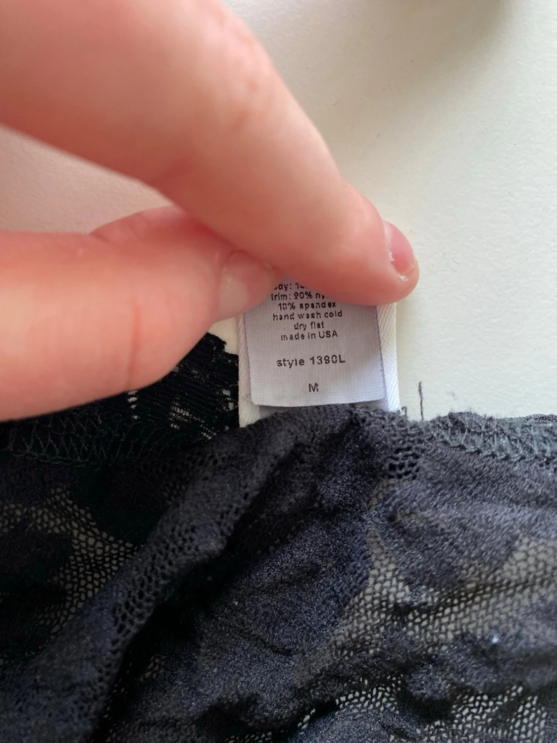 Svart spetslinne med breda axelband - 3